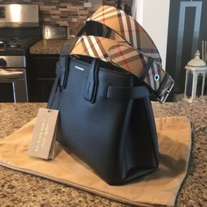 NWT Burberry Banner SM Handbag in Black